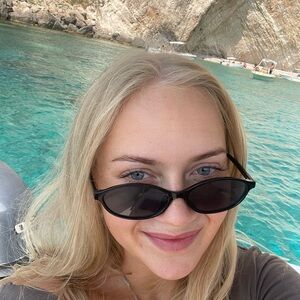 Meet your Posher, Helena